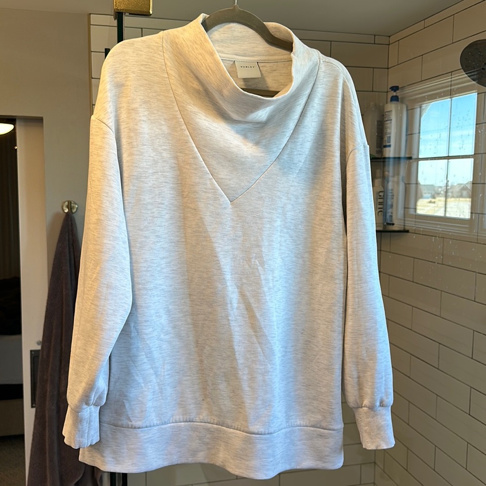 Varley sweatshirt size Medium